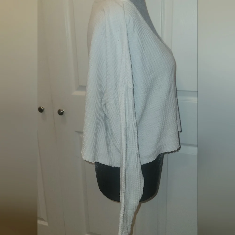 Forever 21 Waffle Texture Crop Cream V-Neck Top